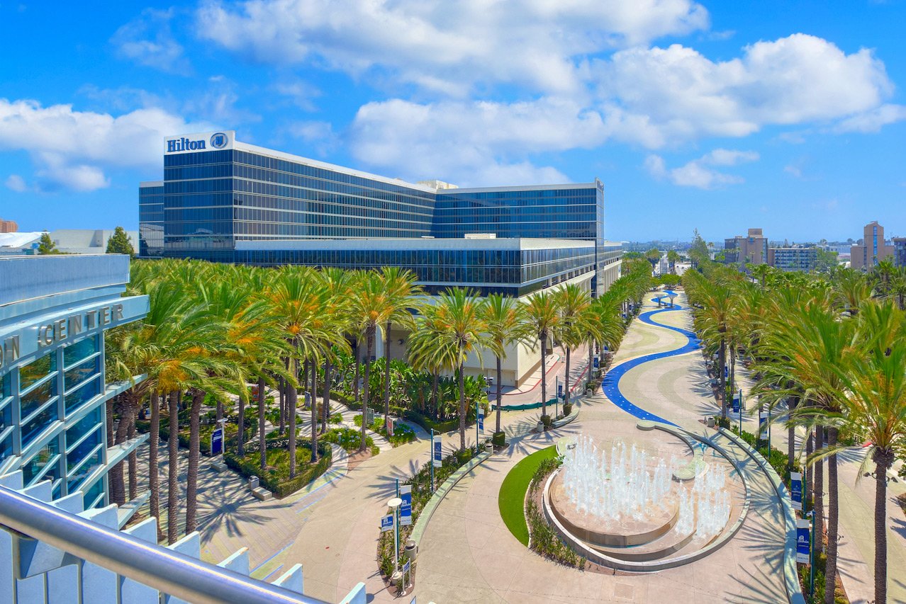 Hilton-Anaheim-Outside-View_1